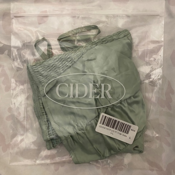 Shiny Green Lace Up Cami Top - Picture 9 of 9